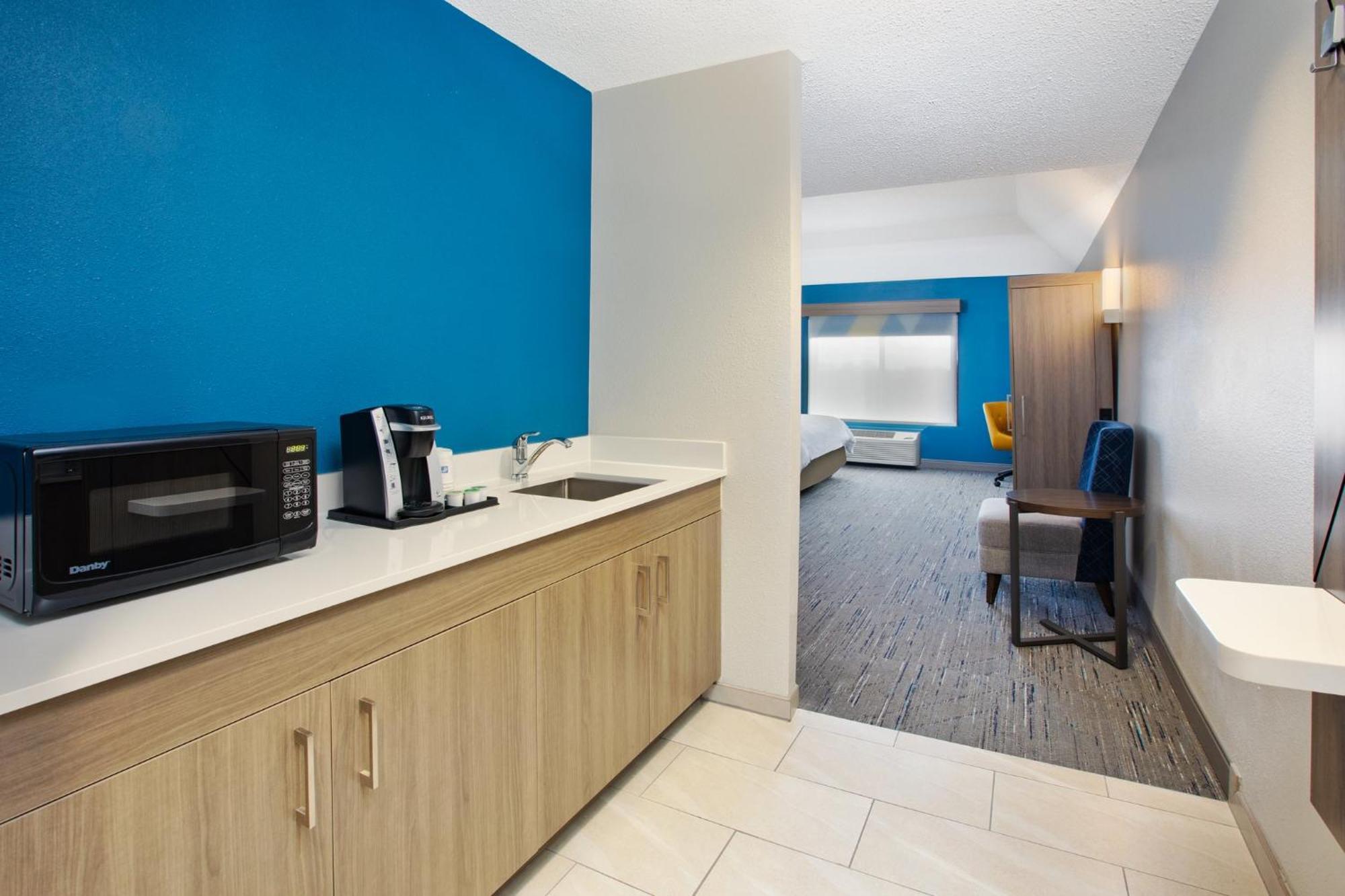 Holiday Inn Express Fremont By Ihg Экстерьер фото