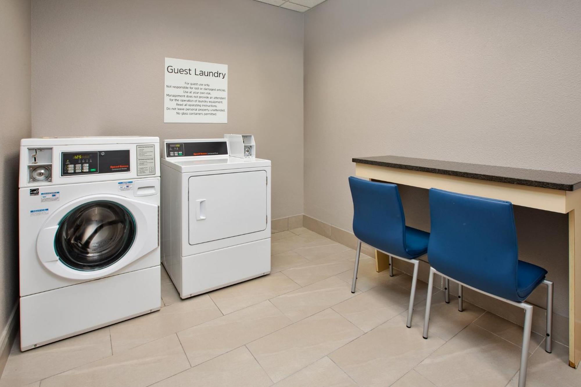 Holiday Inn Express Fremont By Ihg Экстерьер фото