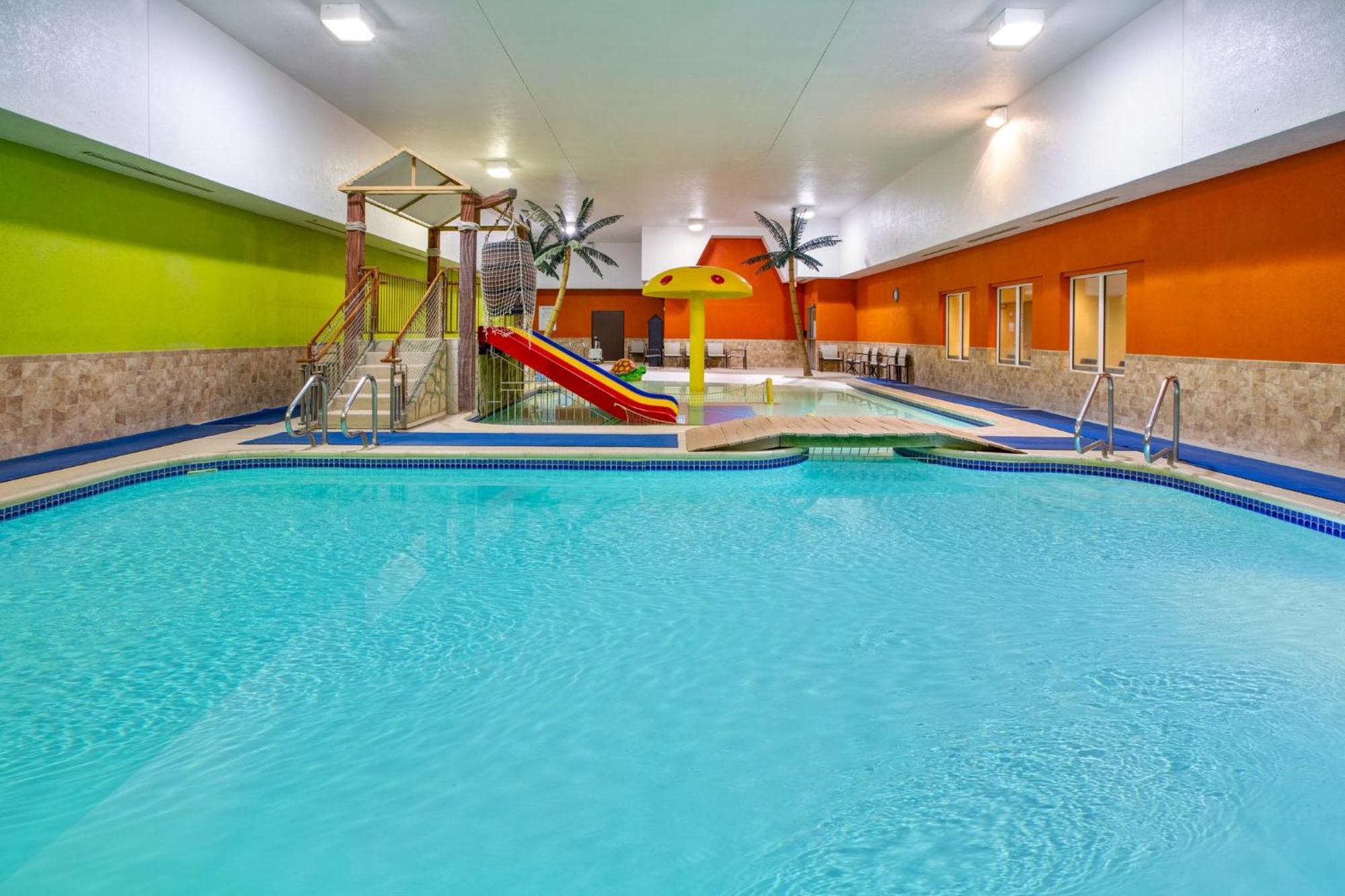 Holiday Inn Express Fremont By Ihg Экстерьер фото