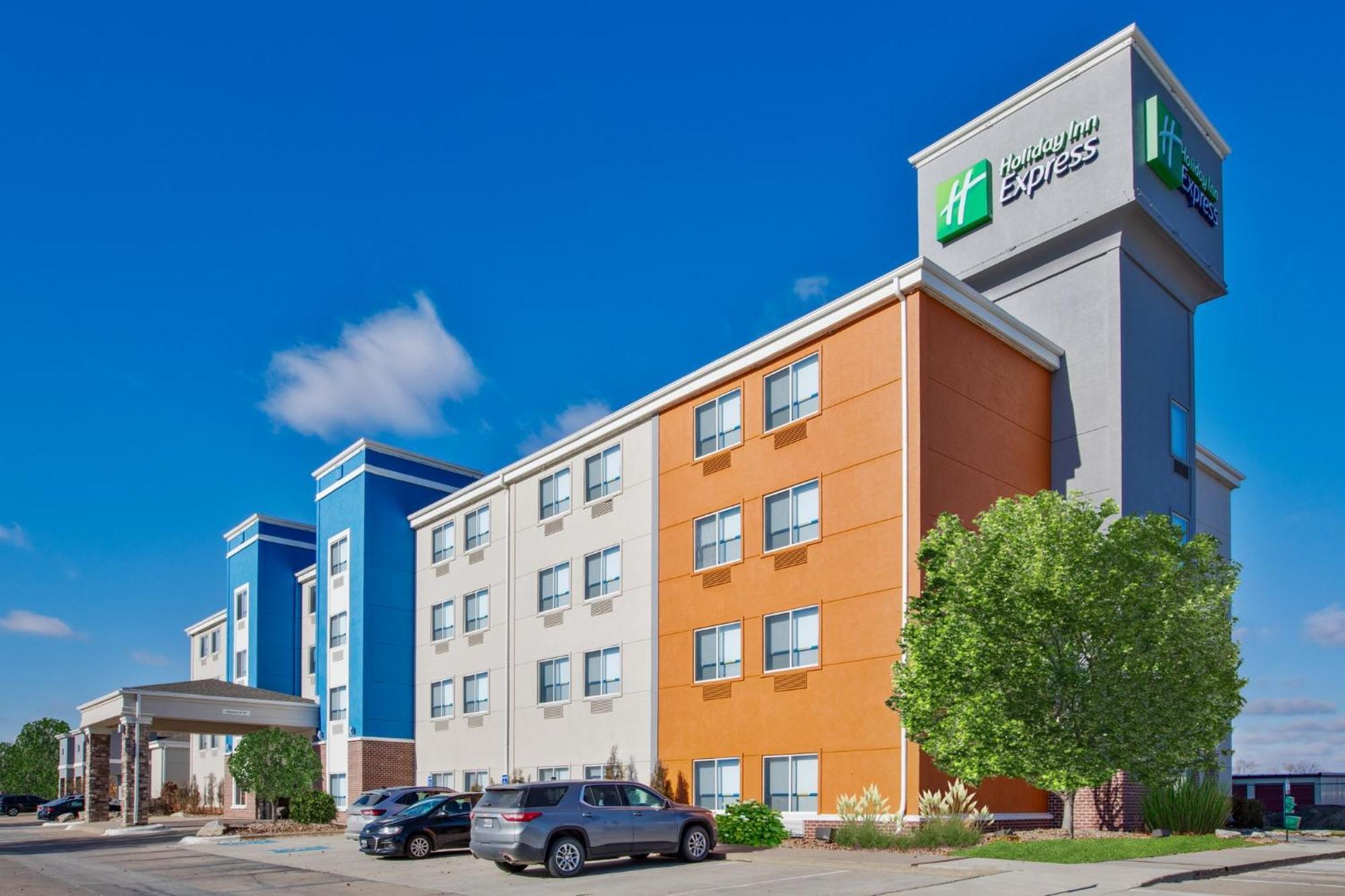Holiday Inn Express Fremont By Ihg Экстерьер фото